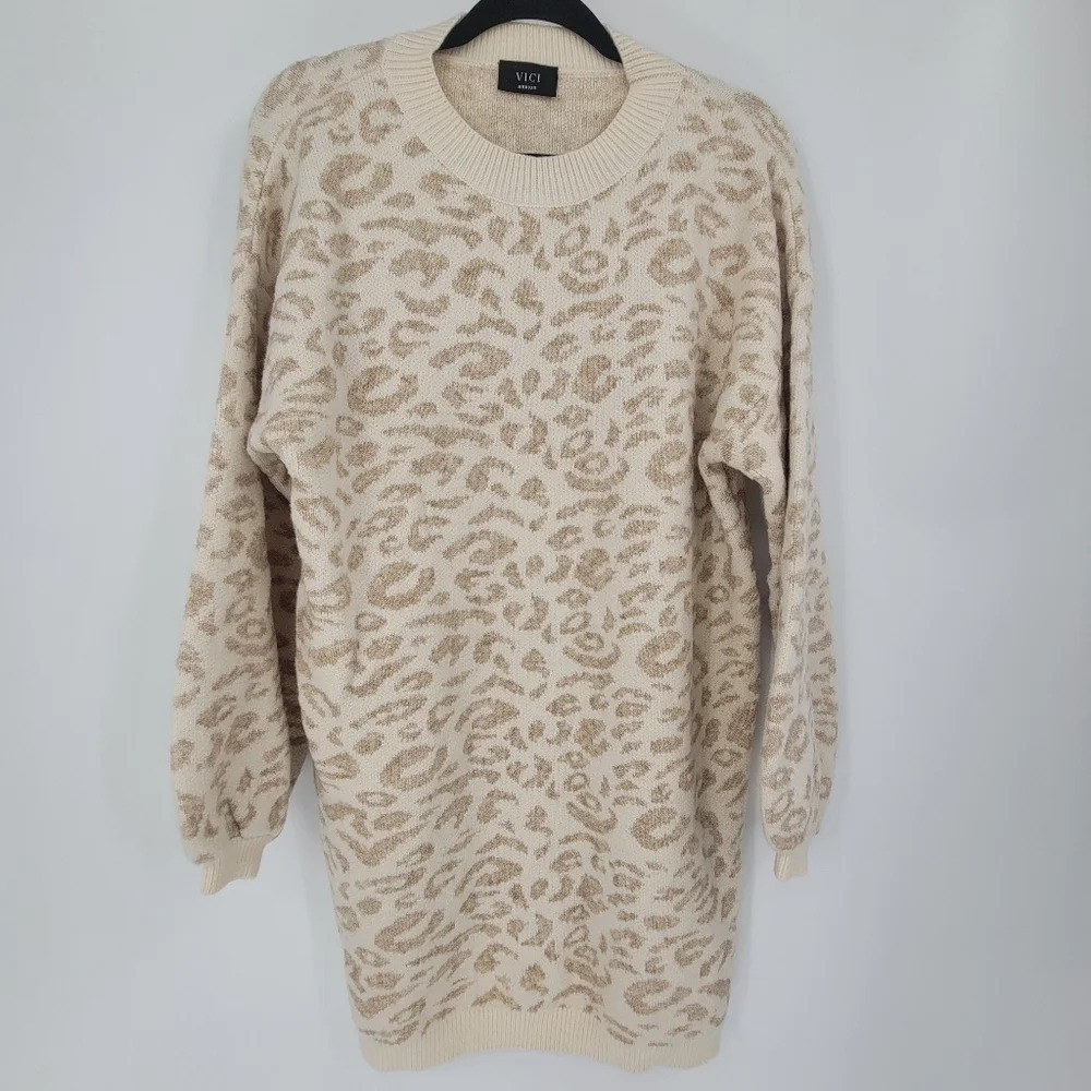 VICI animal print cheetah baloon sleeve long sweater size Medium